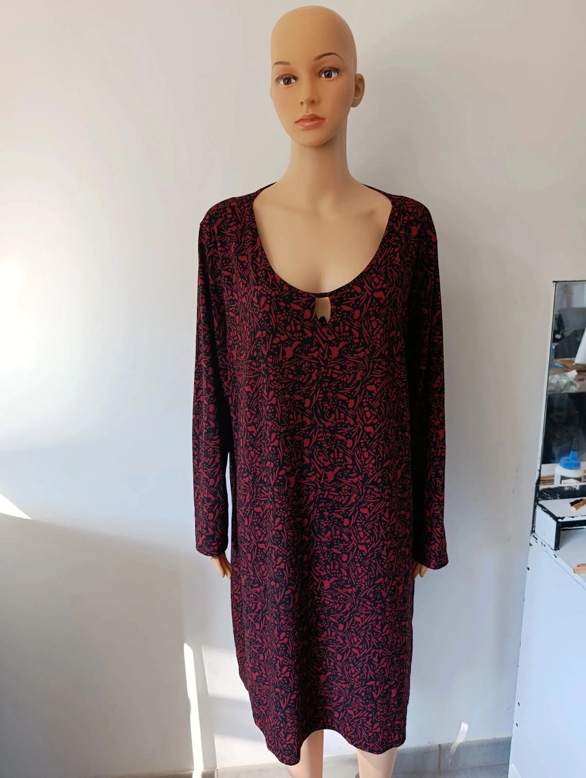 Vestido Inextenso 3XL preto e bordeaux estampado - Mangas compridas - Corte fluido tamanho grande – photo 2